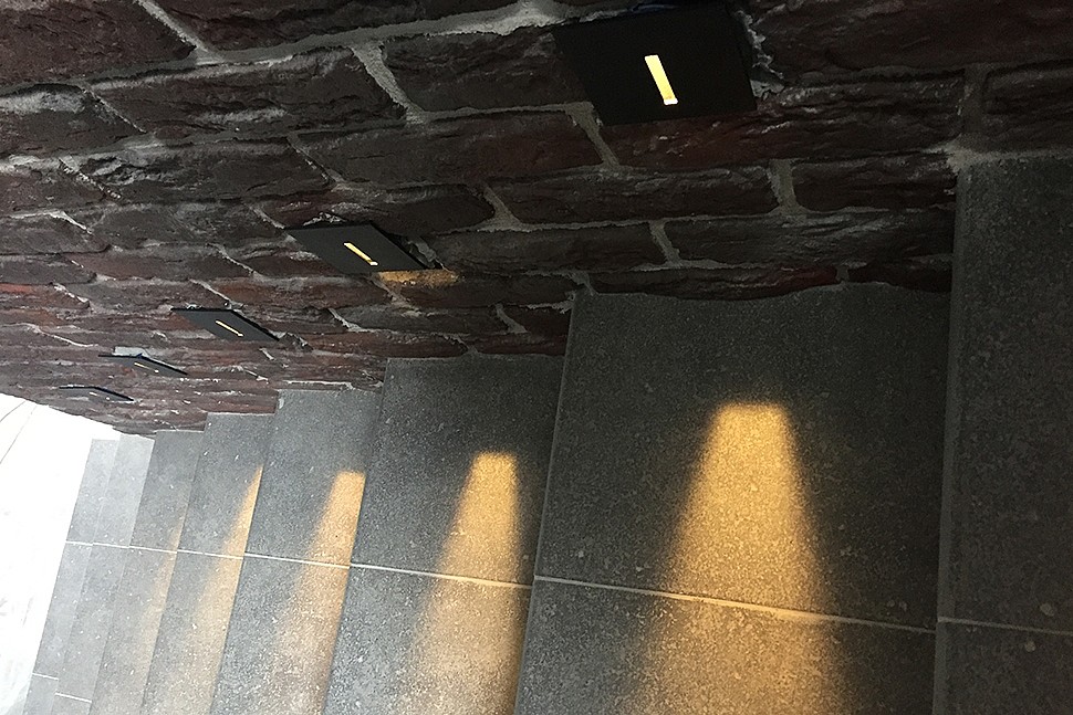 Подсветка лестницы ITALLINE DL 3020.jpg